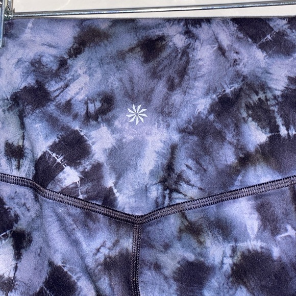 Athleta Salutation Stash Shorts - Picture 6 of 6